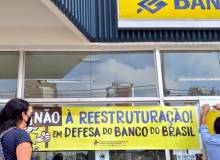 Bancários engrossam protestos pela vacina, auxílio e contra privatizações