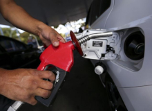 Preço da gasolina bate recorde após novo aumento em abril