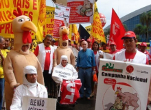 Paralisação de caminhoneiros atinge a indústria alimentícia