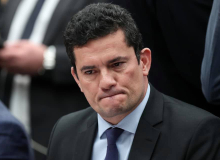 Sem respostas na Câmara, Moro é massacrado pela imprensa internacional