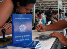 País bate recorde de informalidade e desemprego atinge 12,4 milhões de brasileiros