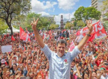 A um dia da eleição, Haddad empata com Bolsonaro. Disputa será voto a voto