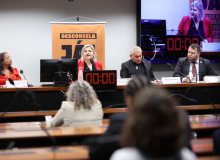 Servidores reivindicam pagamento de benefícios congelados durante pandemia