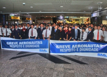 Aeronautas e Aeroviários suspendem paralisação