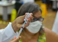 Vários estados começam a aplicar a quarta dose da vacina contra a Covid. Veja quais