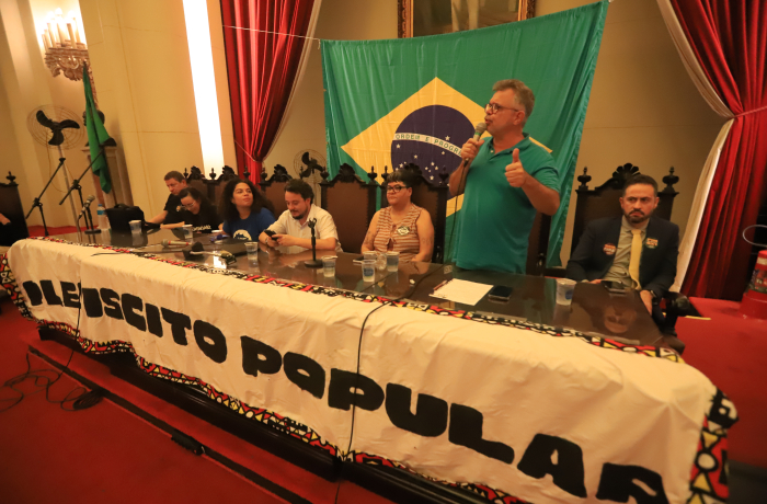 Movimentos lançam plebiscito popular sobre escala 6×1 e taxação dos ricos