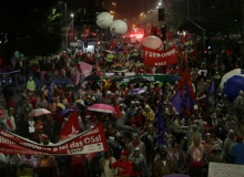 Em direção à Paulista, ato reúne ao menos 90 mil