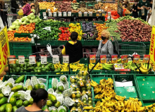 Preços dos alimentos disparam e inflação de outubro é maior alta desde 2002   