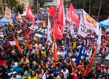 Atos em SP: Praça da República se torna palco da defesa da democracia