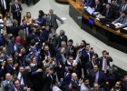 Derrota do povo: oposição a Lula livra bancos, bets e bilionários de impostos
