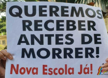 Castro não paga gratificações atrasadas e aposentados da educação protestam no Rio