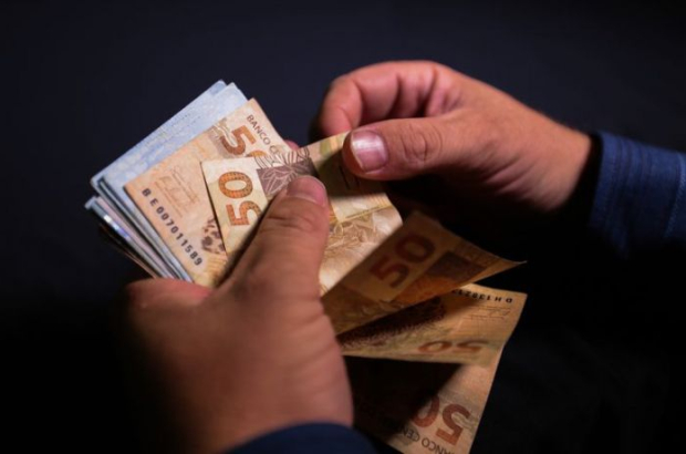 Aposentados e pensionistas do INSS podem consultar antecipação do 13º
