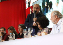 Luta, unidade e Lula presidente podem mudar os rumos do país