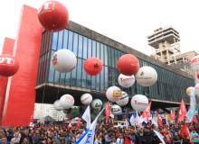 Dia de paralisação termina com milhares na avenida Paulista