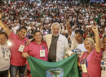 Natal dos catadores: Temos uns aos outros e dias melhores virão, diz Lula