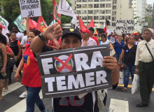 Ato contra golpistas toma Paulista no Dia Nacional de Greve