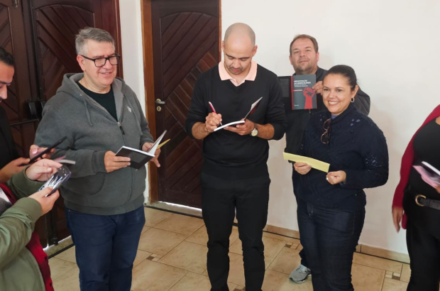 Criador do Sindicato dos Memes lança livro sobre comunicação sindical