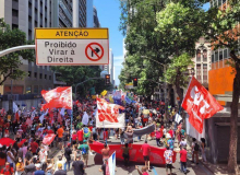 Milhares de pessoas participaram do ato pelo "fora, Bolsonaro" no Rio de Janeiro