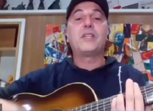 Zeca Baleiro: Precisamos que o cenário político mude radicalmente