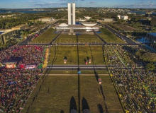 150 mil em Brasília contra o golpe