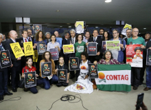 Pressão da oposição adia votação do ‘Pacote do Veneno’ para final de maio