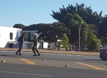 PM do Distrito Federal prende o tromPETISTA Fabiano Leitão e destroi trompete