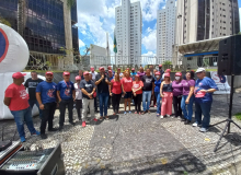 Bancárias e bancários cobram o fim das altas taxas de juros