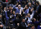 Veja a lista dos deputados que votaram contra taxar bancos, bets e bilionários