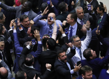 Veja a lista dos deputados que votaram contra taxar bancos, bets e bilionários