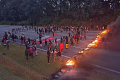 PM reprime indígenas em ato contra marco temporal na rodovia dos Bandeirantes (SP)