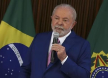 Lula diz que taxa de juros de 13,75% é uma irresponsabilidade do Banco Central