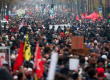 Na França, trabalhadores entram no 5º dia de greve contra a reforma da Previdência