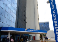 INSS paga hoje 1ª parcela antecipada do 13º de aposentados. Confira calendáiro