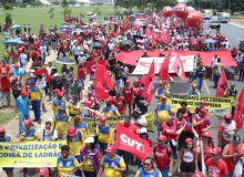 Plenária contra desmonte do serviço público acontece nesta terça (26) em Brasília