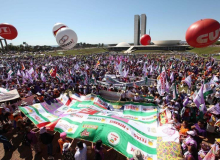 Trabalhadores do campo ocupam Brasília para...