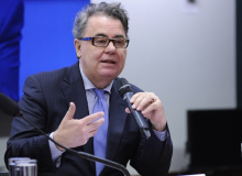 'Ninguém que está de férias pode contrariar um plantonista', diz jurista