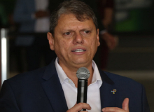 Sindicato denuncia irregularidades trabalhistas em empresa contratada por Tarcísio