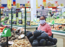 Preço da cesta básica sobe e salário mínimo deveria ser de R$ 5.304, 00, diz Dieese
