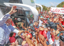 Lula inicia quarta etapa da caravana e visita cidades do Sul do País