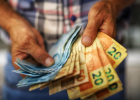 Tarifaço de Flávio pode eliminar 2,2 milhões de vagas e R$ 68,7 bi dos trabalhadores