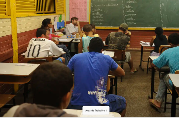 Valorizar o professor é essencial para fortalecer escola pública, diz Heleno Araújo