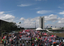 Pressão contra PLP 257 ganha força com audiência e atos