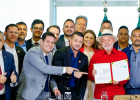 Lula recebe CNTTL e anuncia R$ 21,2 bilhões para compra de caminhões e ônibus