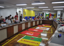 Ato em Porto Alegre pela paz na Venezuela rejeita intervenção de Trump