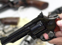 Quase metade das armas no Brasil está com registros vencidos