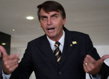 Quem pensa diferente de Bolsonaro terá duas opções: cadeia ou exílio
