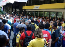 Mesmo com lucro, empresa segue com demissões e fechamento de agências