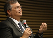 Dino determina que PF investigue conduta de Bolsonaro durante pandemia