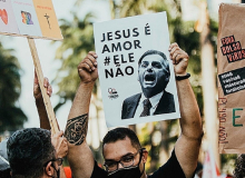 Jornalistas fazem ato em defesa da democracia e debate sobre voto evangélico