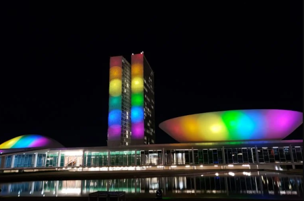 Veja os projetos que tramitam no Congresso Nacional em prol da comunidade LGBTQIA+